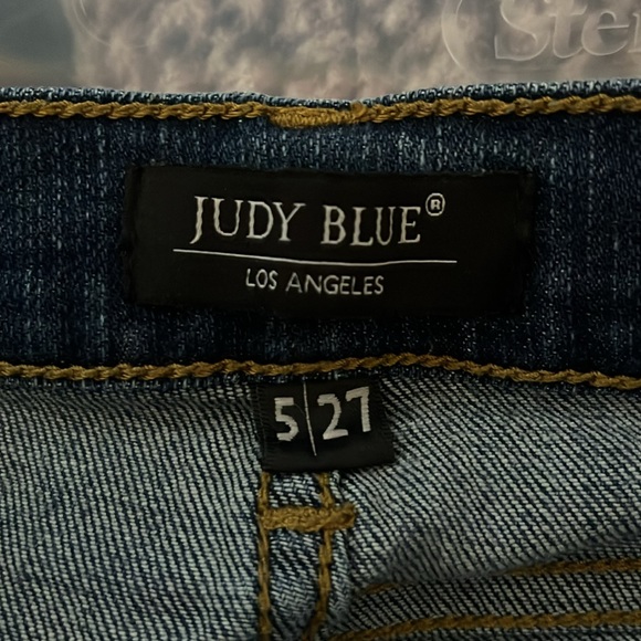 Judy Blue Distressed Low to Mid Rise Ankle Jeans Size 27 - Picture 3 of 4